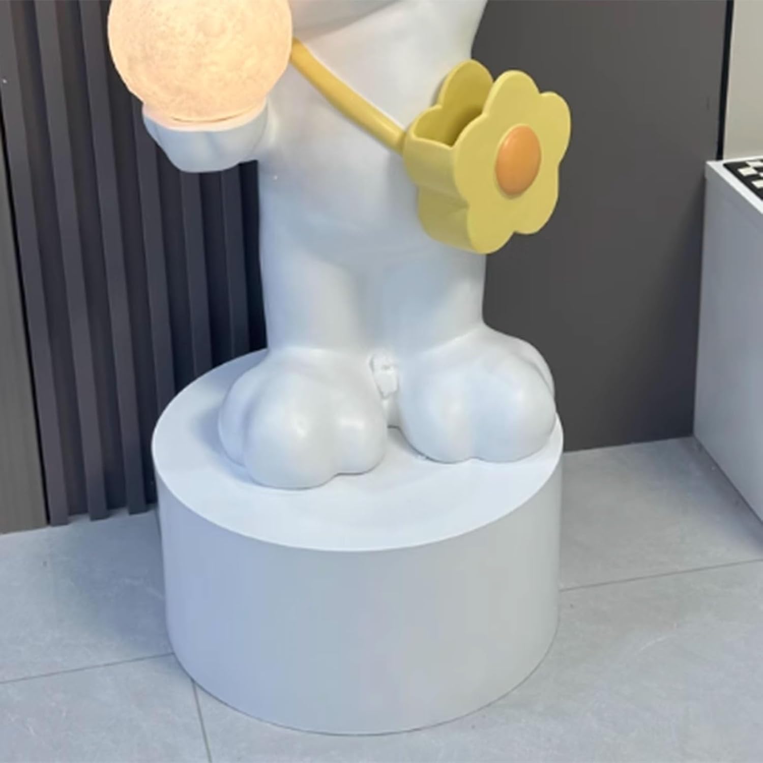 Round Mannequin Display Pedestal Stand for Clothing Store