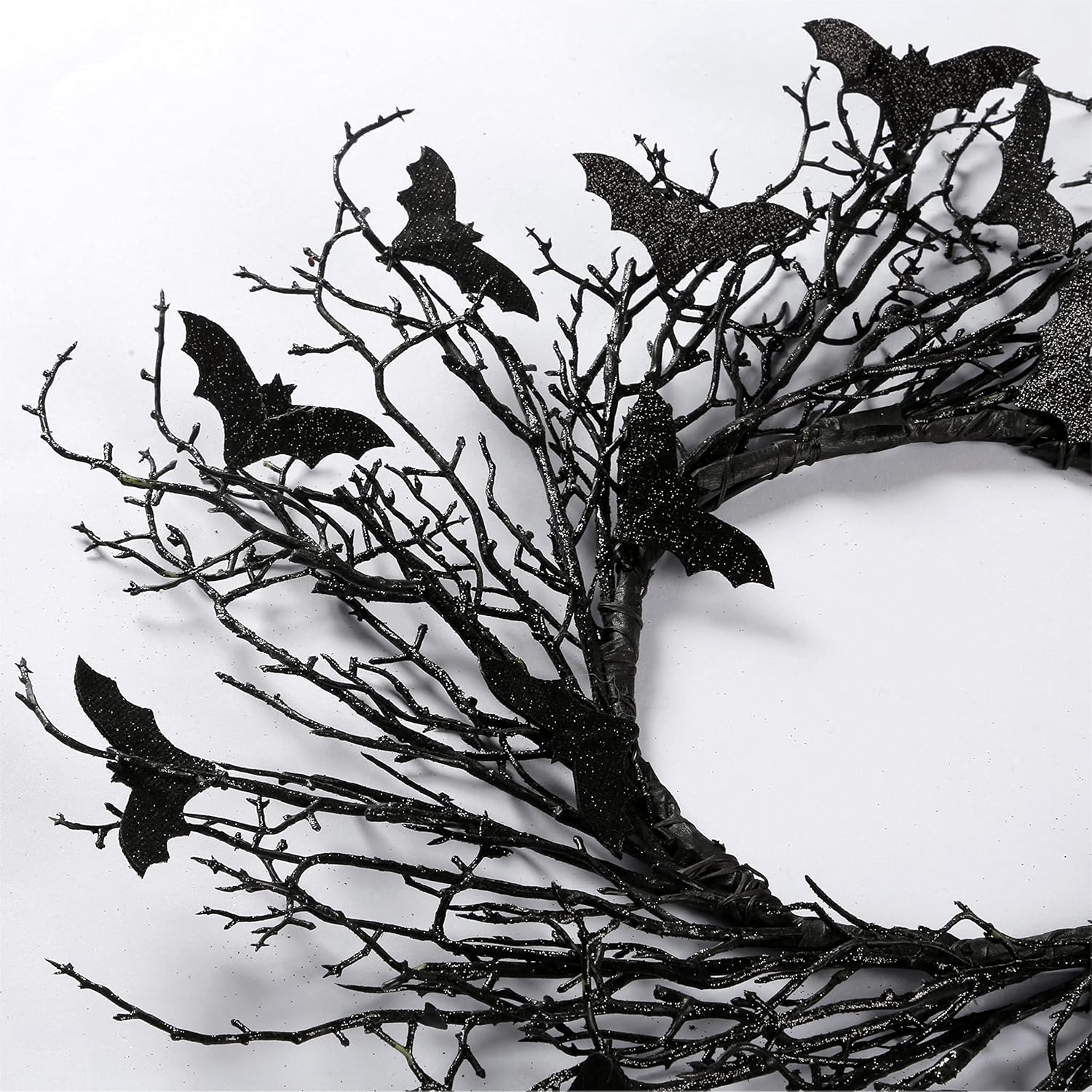 Sggvecsy 177 Inch Black Twig Wreath with Glitter Bats
