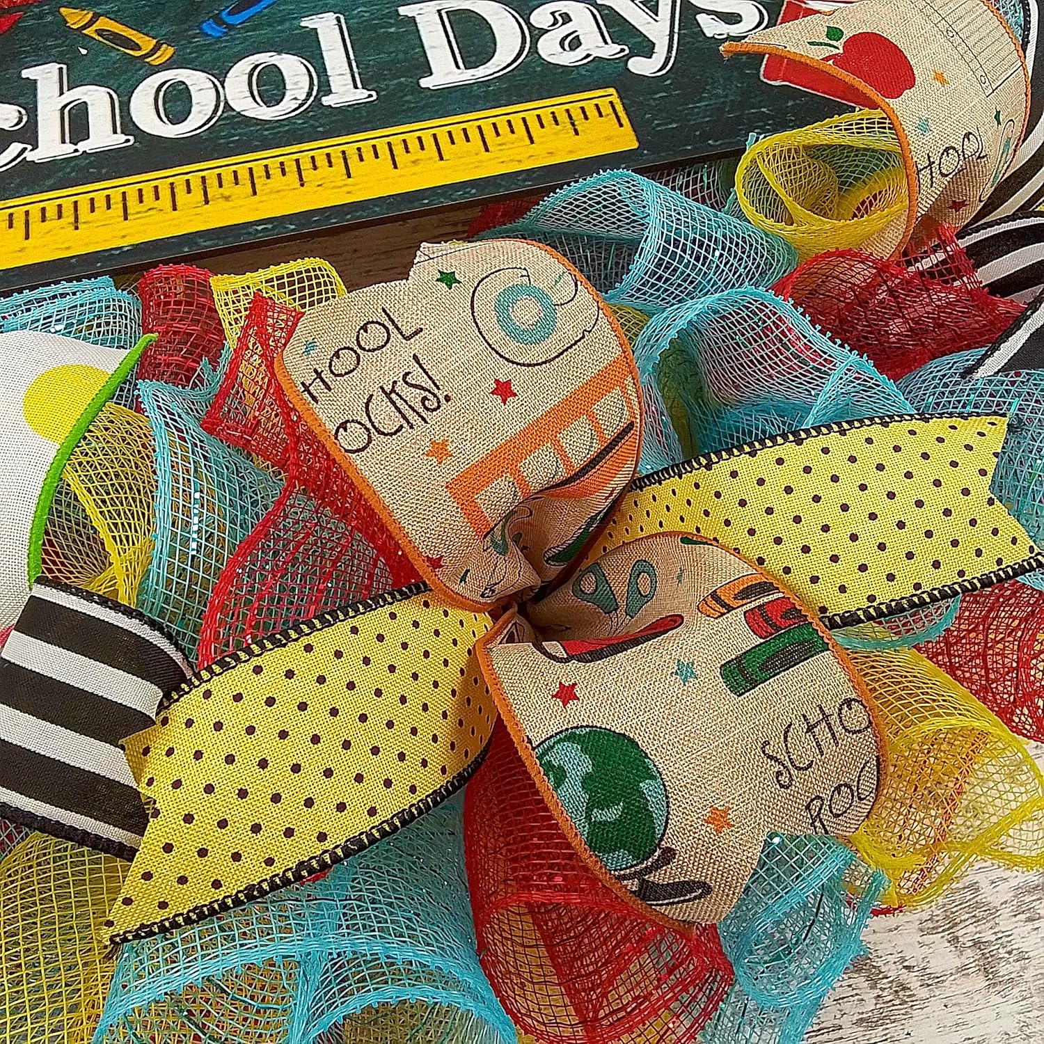 Teacher Present School Days Wreath Decor